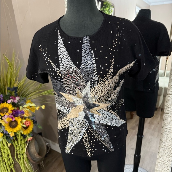 Michael Simon • Sequin Star Knit Short Sleeve Sweater - Picture 7 of 15